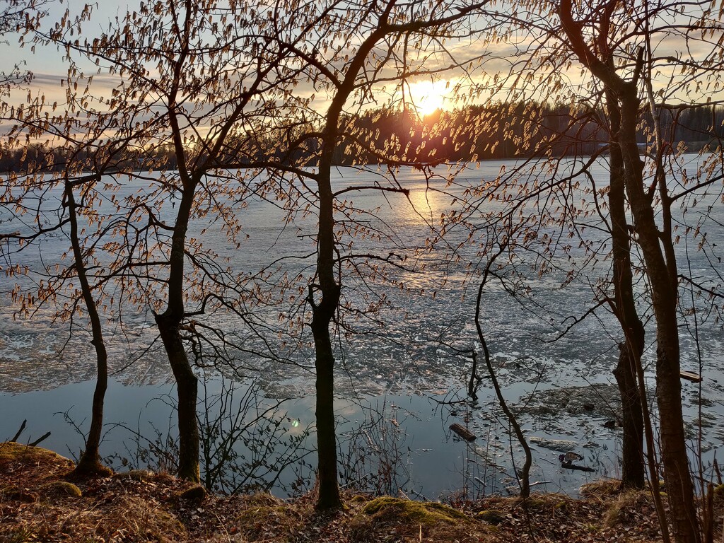 Sunset at Tuusulanjärvi lake by annelis