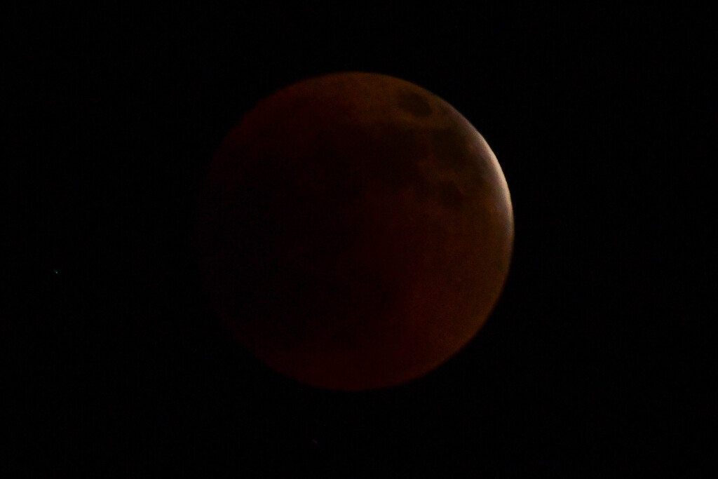 Blood Moon Eclipse by kareenking