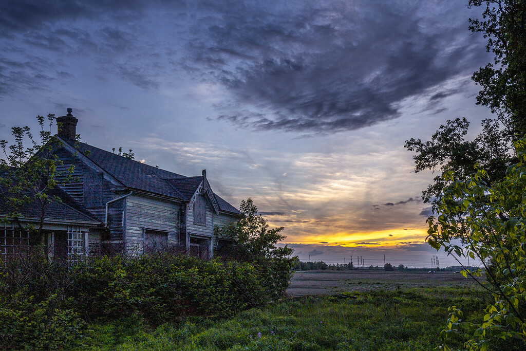 Abandoned Farm House at Sunset by pdulis