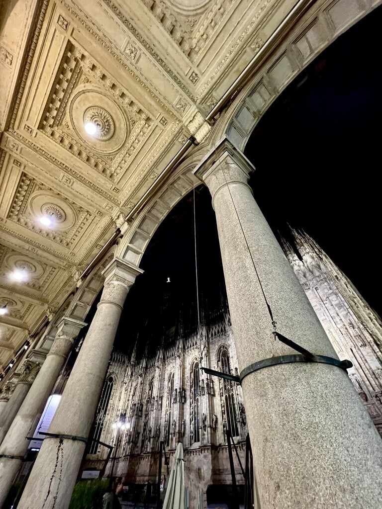 Milan - Il Duomo by Night  by rensala
