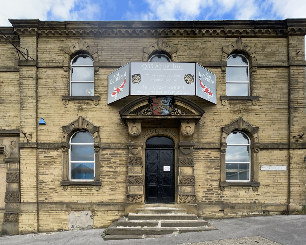 2022-05-29 Old Wakefield Road Police Station by cityhillsandsea