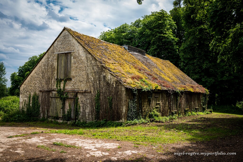 Old Barn Cirencester Park by nigelrogers