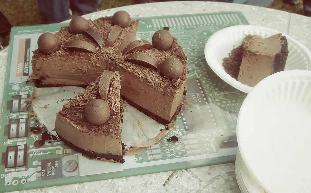 CAKE............... by cutekitty