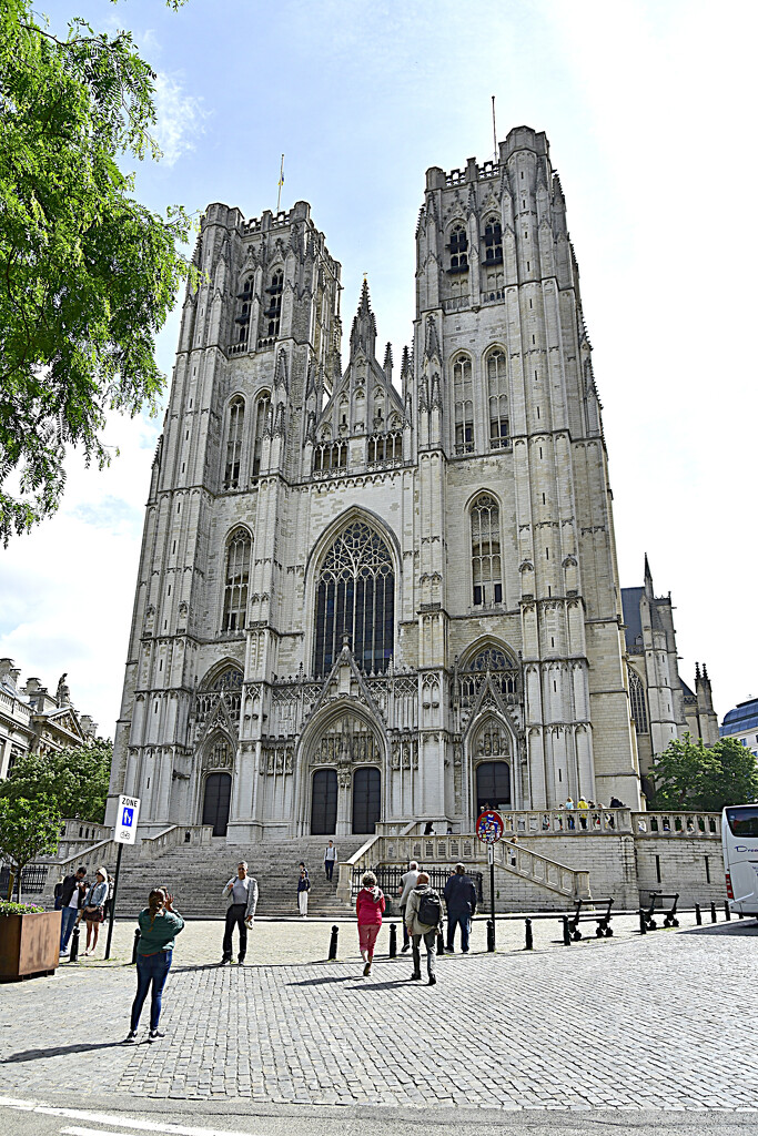 CCATHEDRAL OF ST. MICHAEL AND ST. GUDULA by sangwann