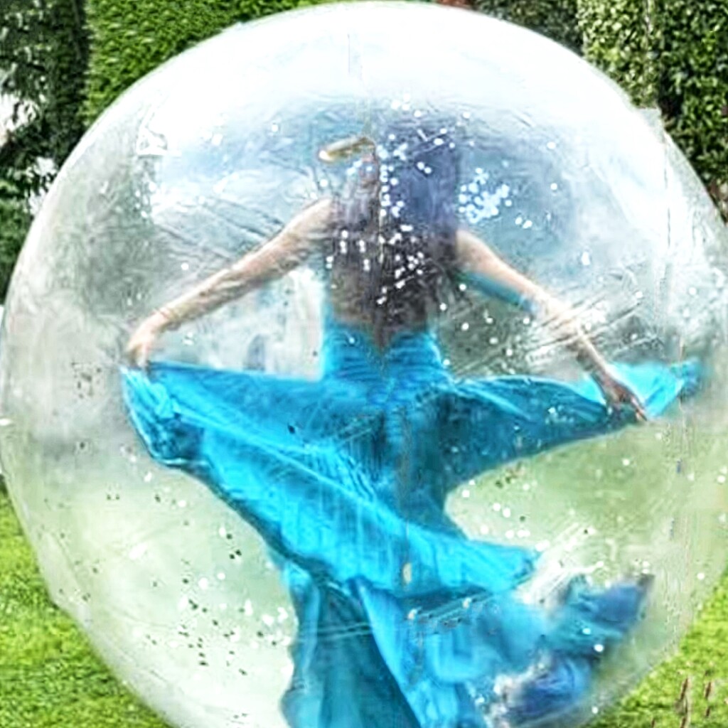 Girl in a Ball, Como  by rensala