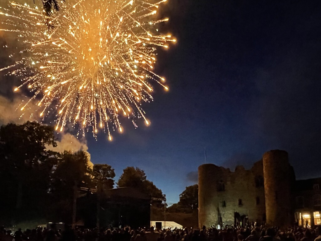 Fireworks at Tonbridge Castle  by jeremyccc