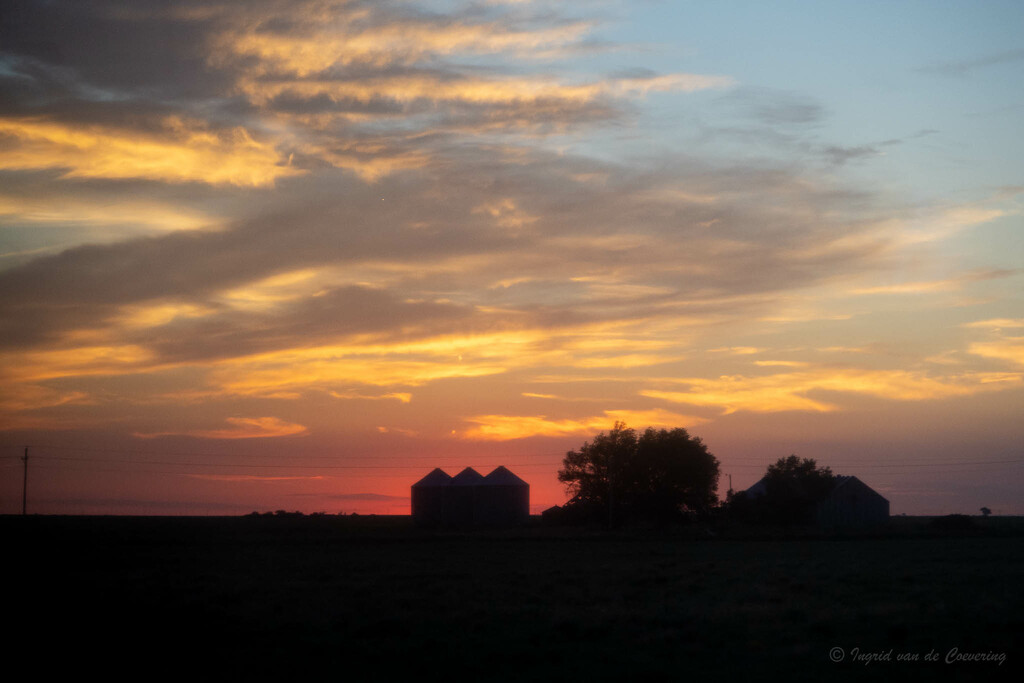 Sunset in Kansas by ingrid01