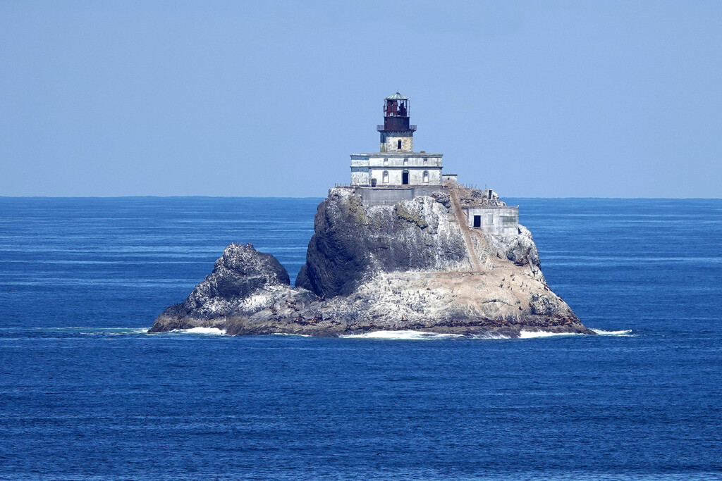 Tillamook Rock Lighthouse by milaniet