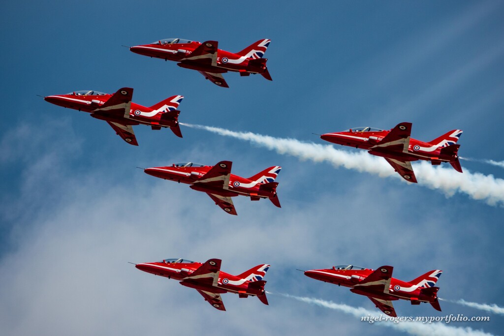 The Red Arrows by nigelrogers