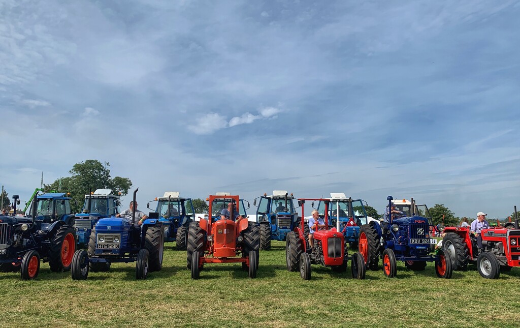 Vintage tractor parade by happypat