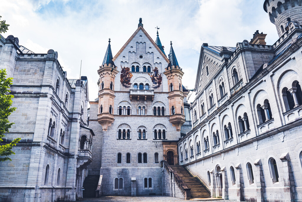 Neuschwanstein Castle by kwind