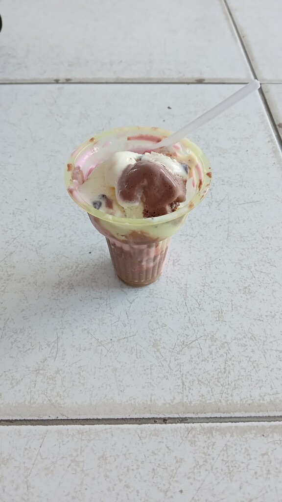Ice cream :) by arnica17