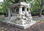 31st Jul 2022 - Grave monument