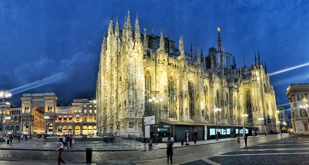 Duomo by night.  by cocobella