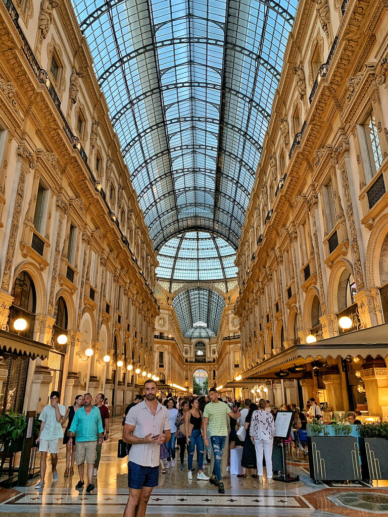 Galleria Vittorio Emanuele lighted.  by cocobella
