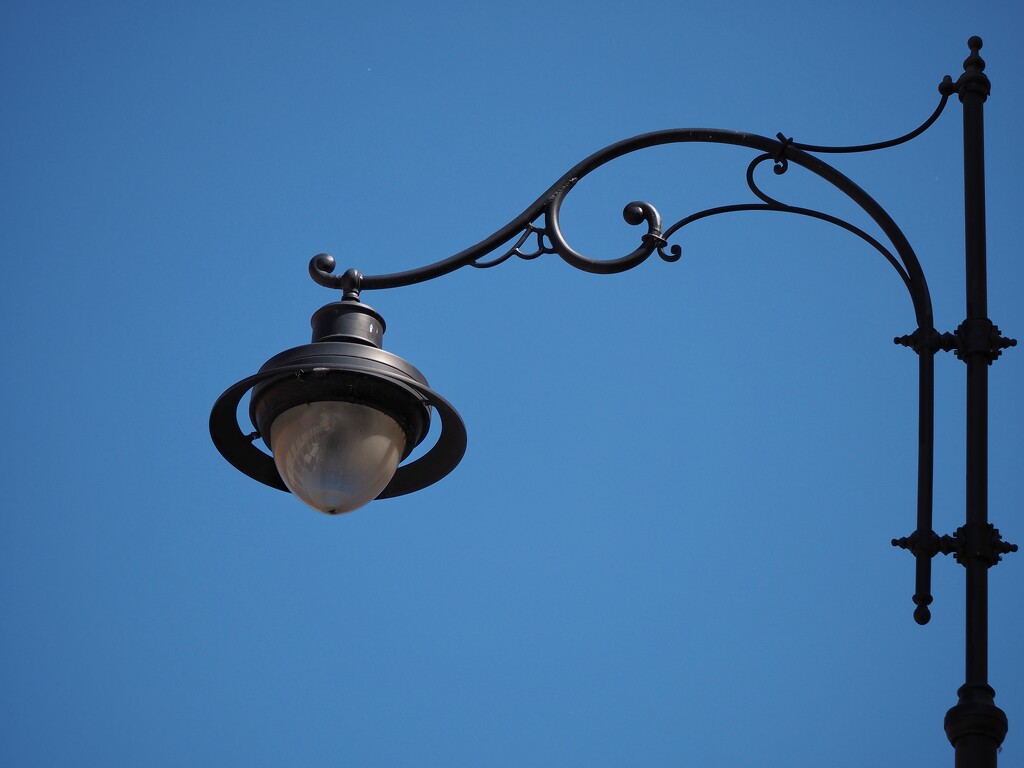 Street lamp by monikozi