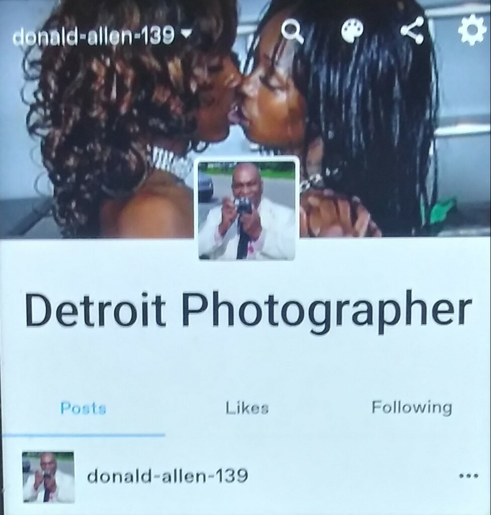 Check Out Detroit Photographer by cameraman