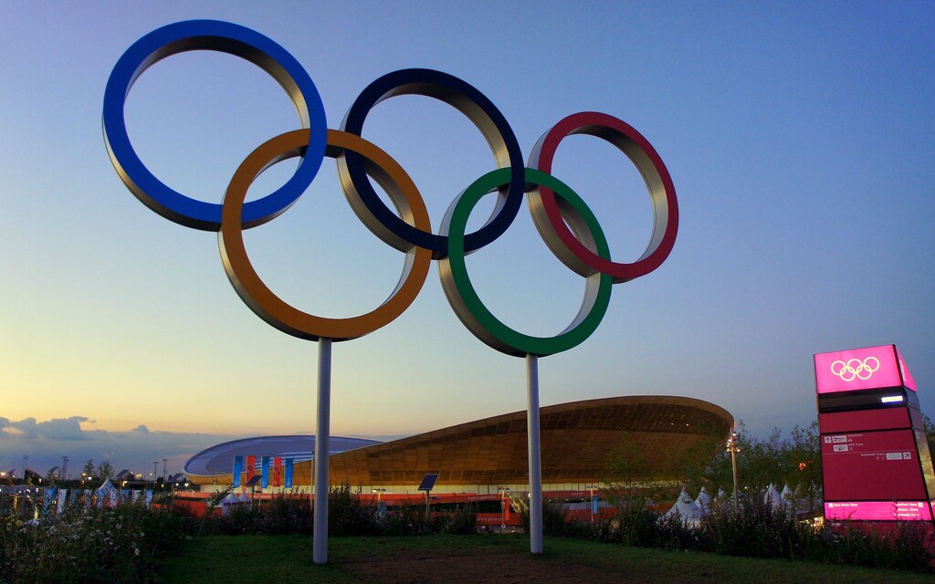 London 2012 - Olympic rings  by boxplayer