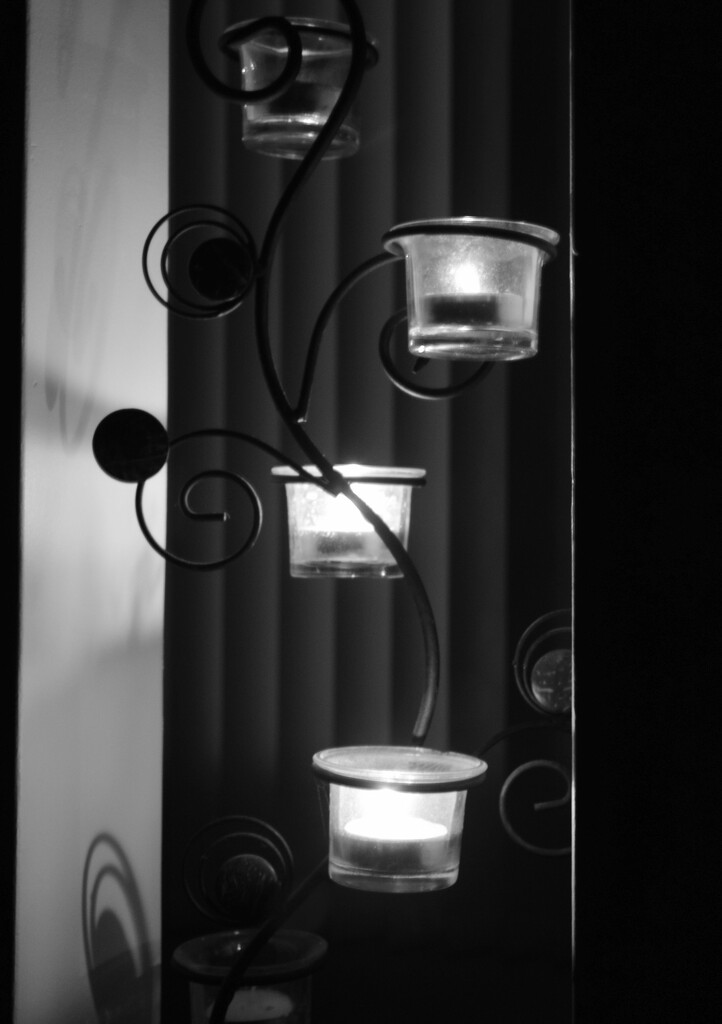 lamp b&w by mirroroflife