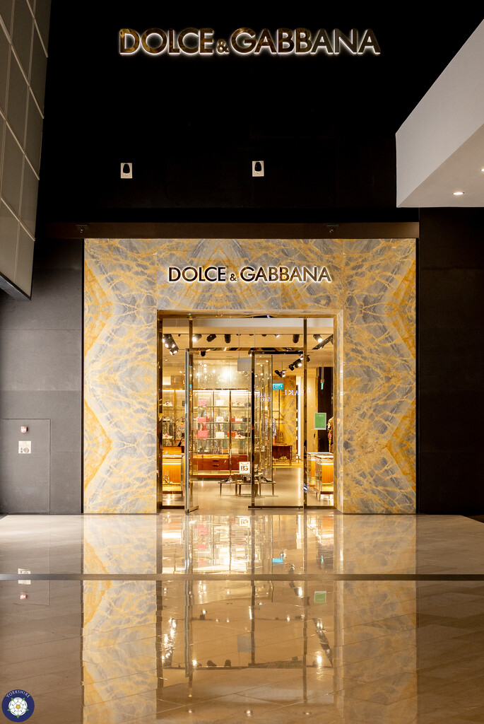 Dolce & Gabbana by lumpiniman