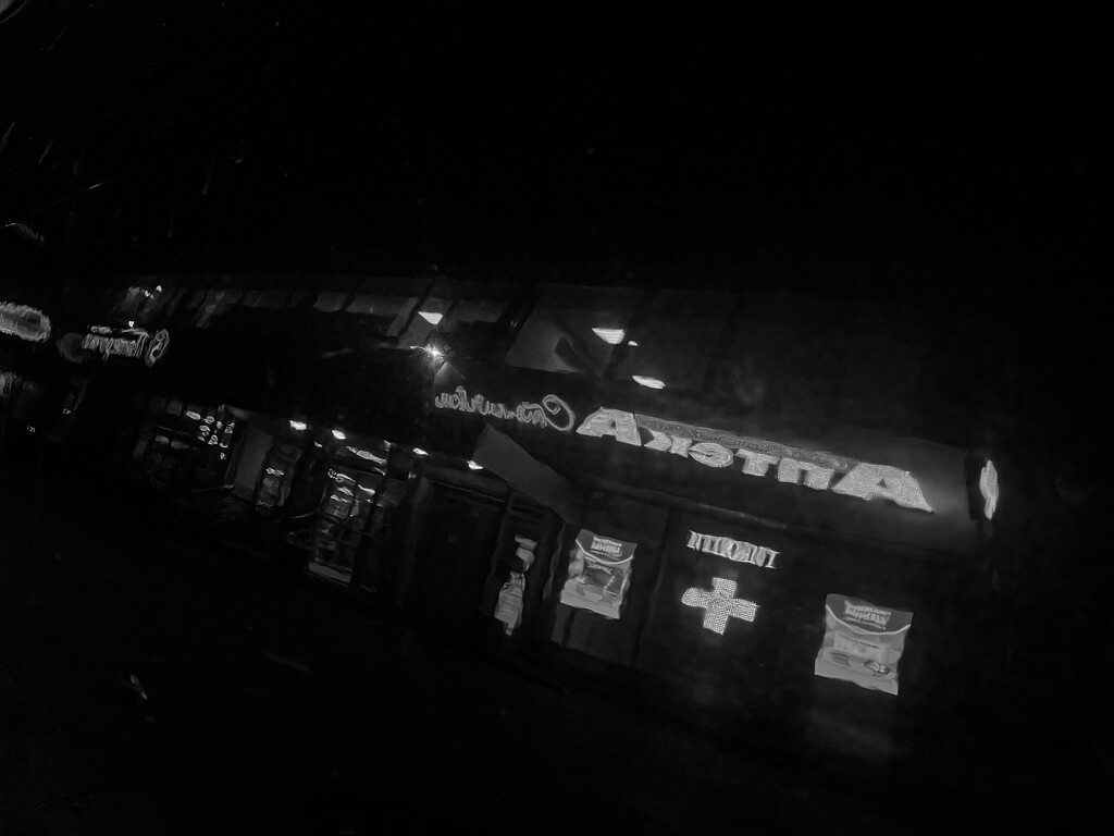 Night, street… pharmacy by daryavr