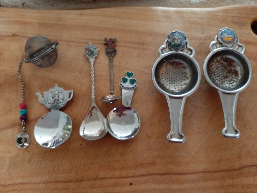 Tealeaf Spoons and Other Things  by mozette