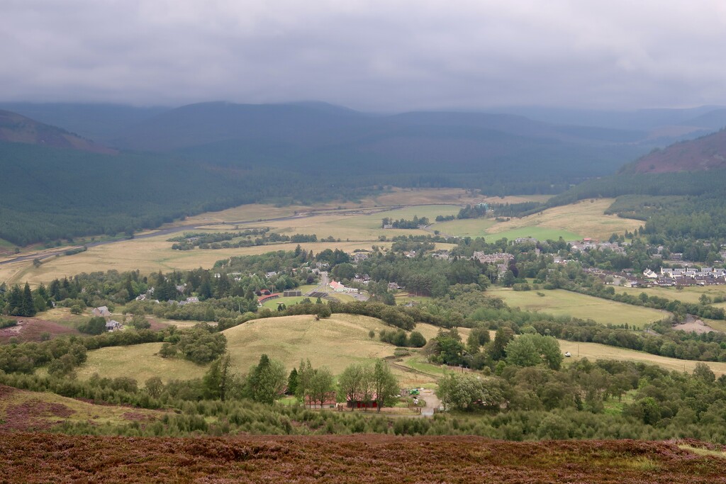 Braemar from the foot of Morrone by jamibann