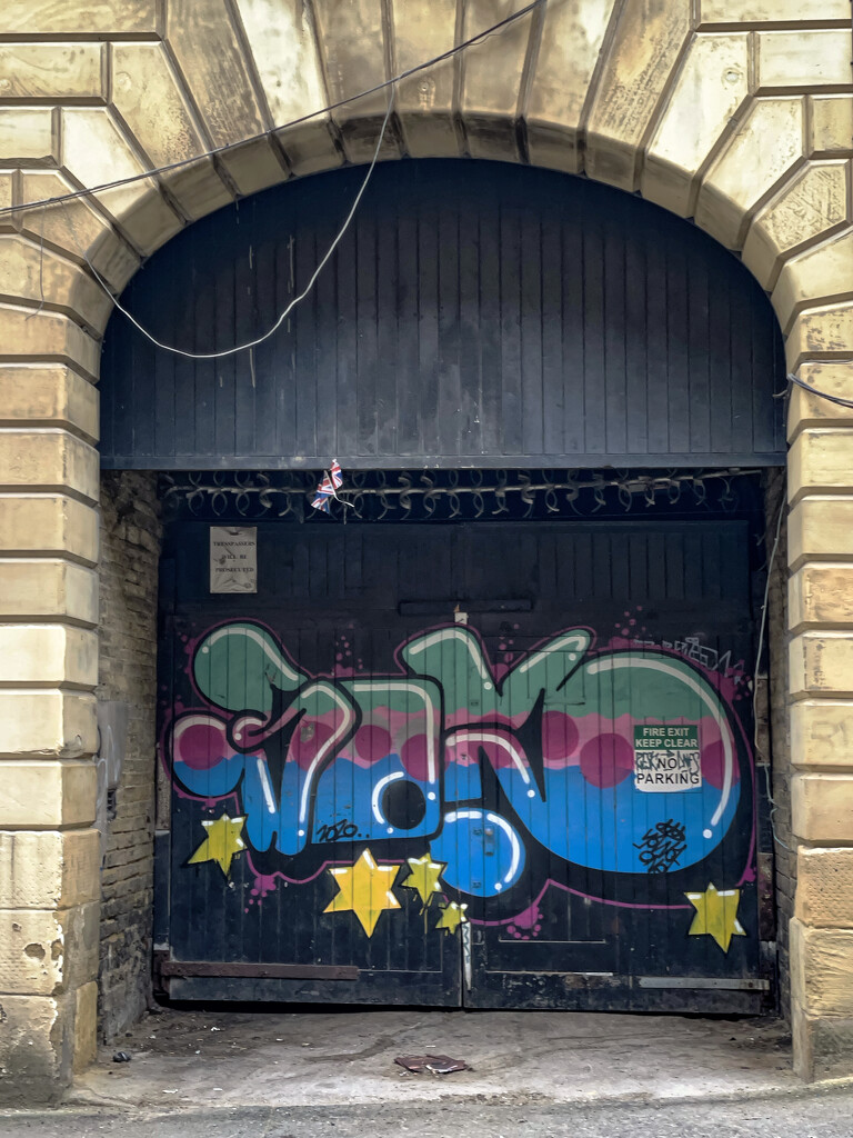 2022-08-20 Graf Door by cityhillsandsea