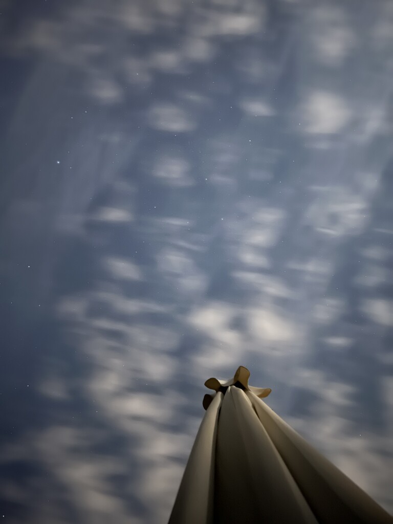 Night sky by gaillambert