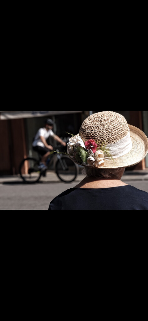 Flowered hat by caterina
