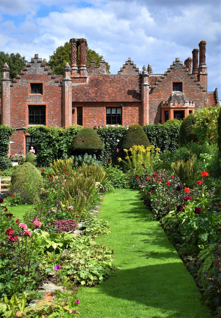 Chenies Manor  by anitaw