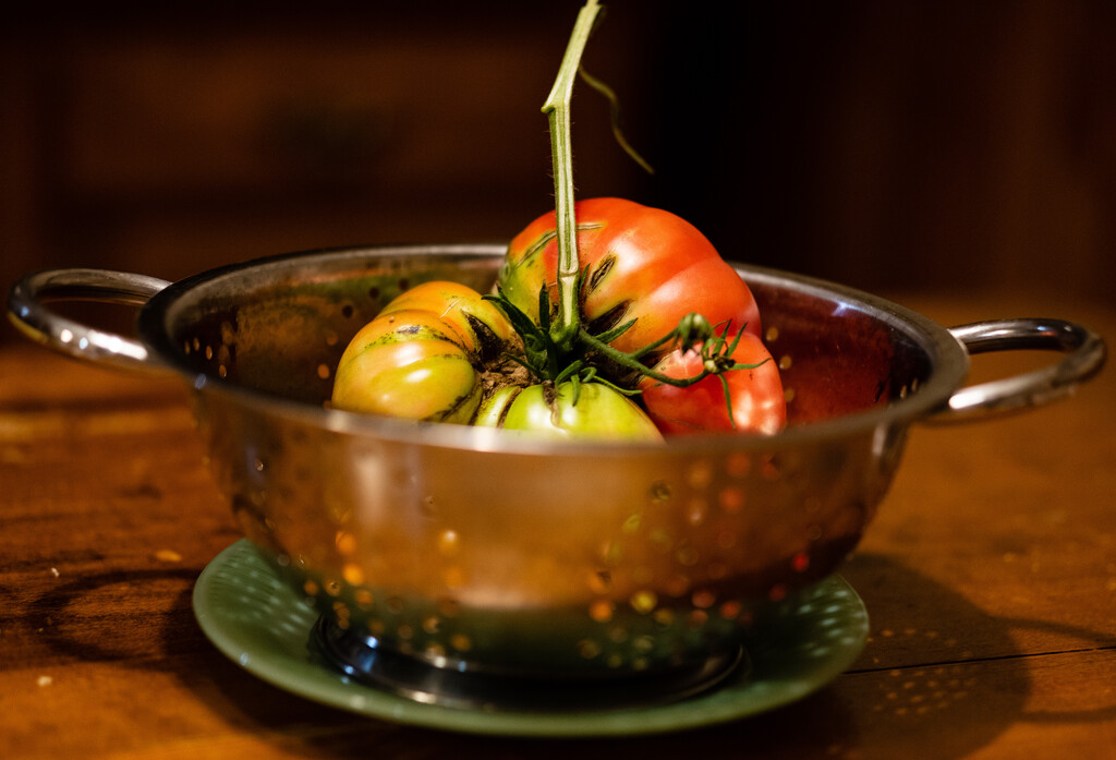 Colander and Tomato  by tosee