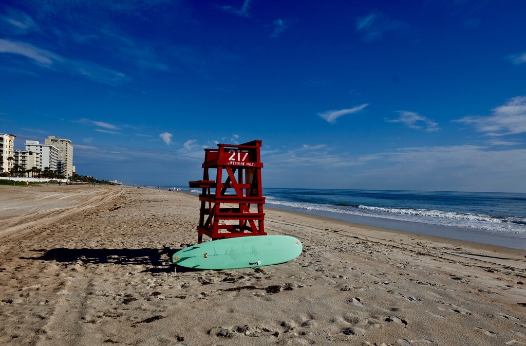 No lifeguards,No surfers,No swimmers! by joemuli
