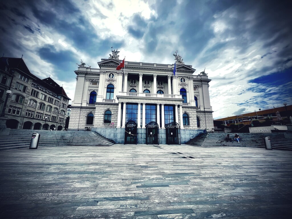 Zurich Opera House  by rensala