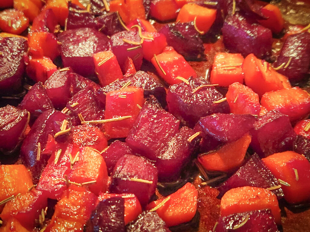 Honey Roasted Beets and Carrots by randystreat