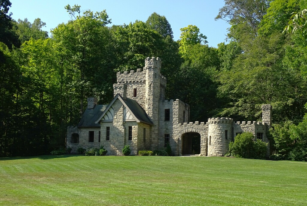 Squires Castle by brillomick