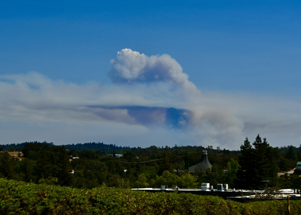 Wildfire Smoke Cloud by ososki