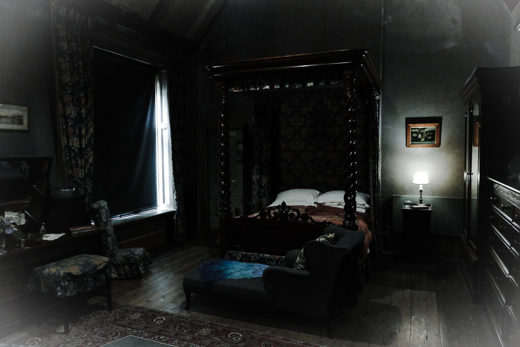 vintage bedroom by cam365pix