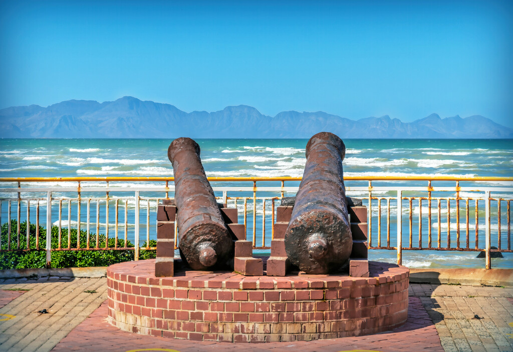 Canons in Muizenberg by ludwigsdiana