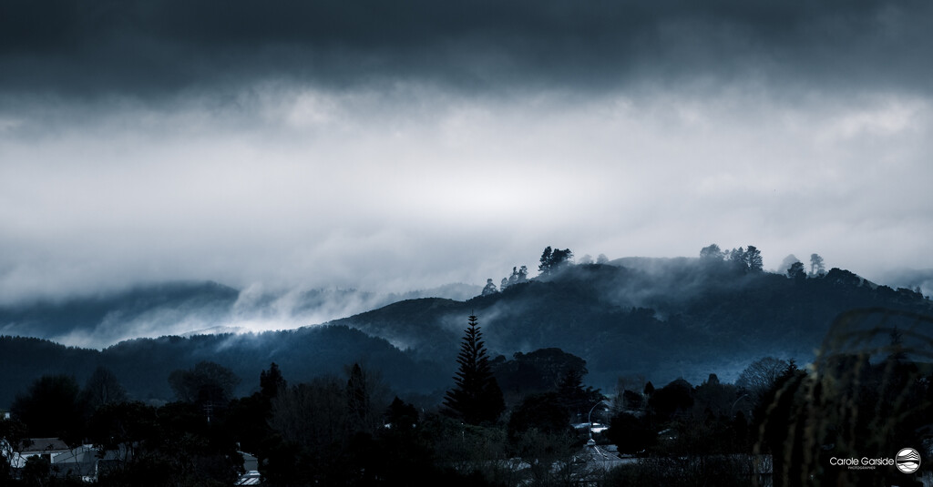 Low Cloud on the hills by yorkshirekiwi