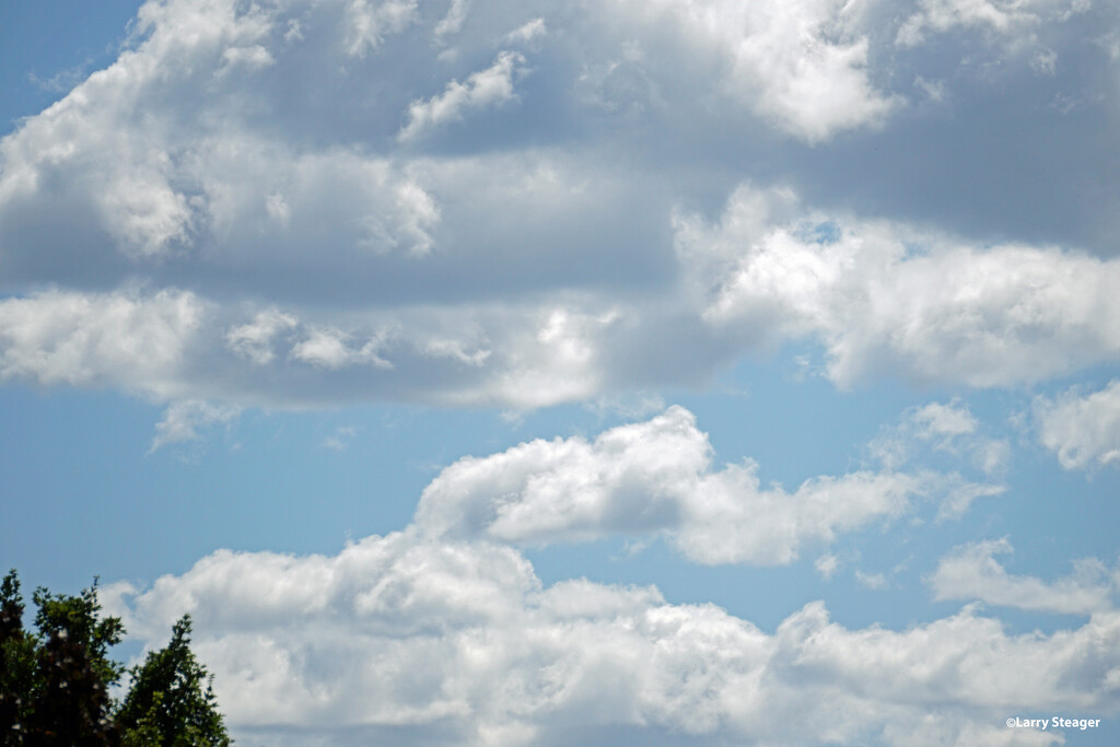 Lovely clouds by larrysphotos