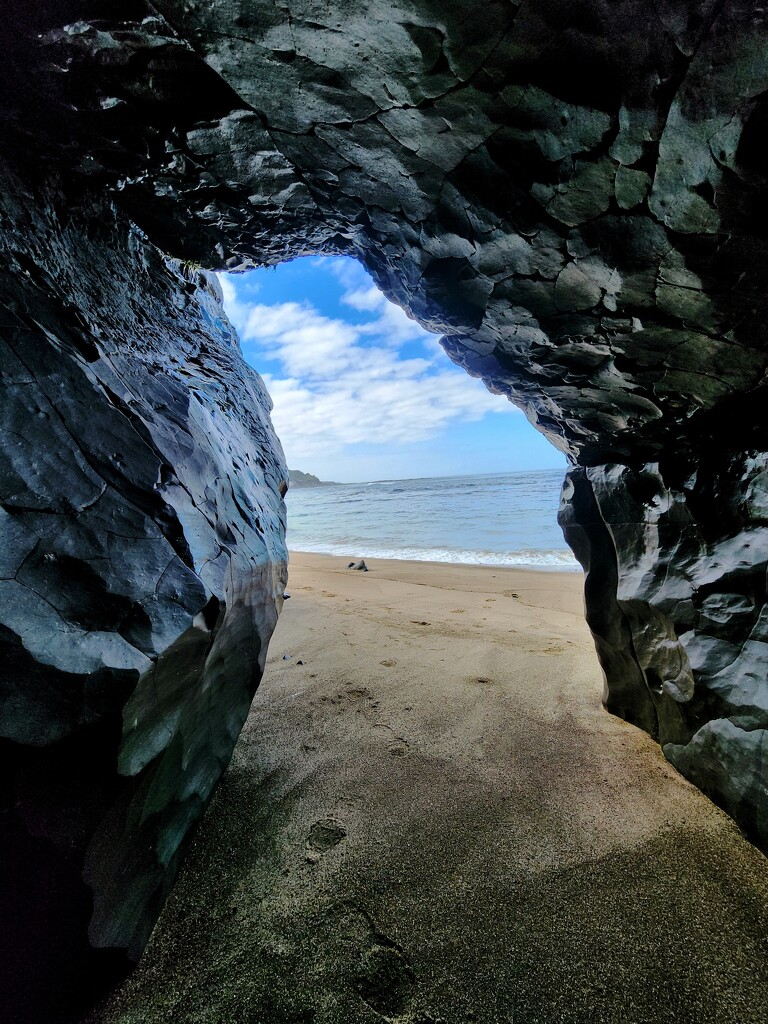 Coastal cave by teriyakih