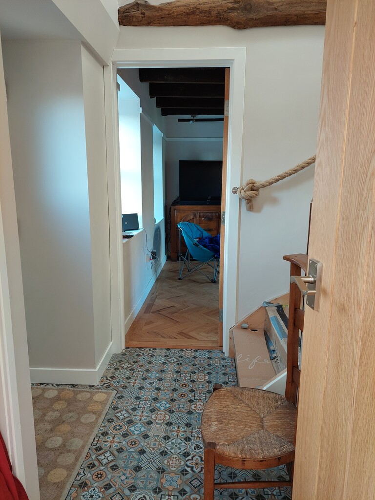 Hall tiled and skirting and door trims done. by samcat
