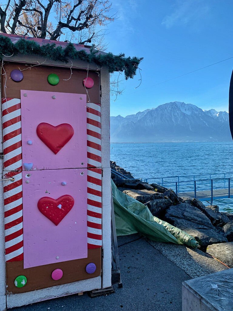 Two hearts in Montreux.  by cocobella