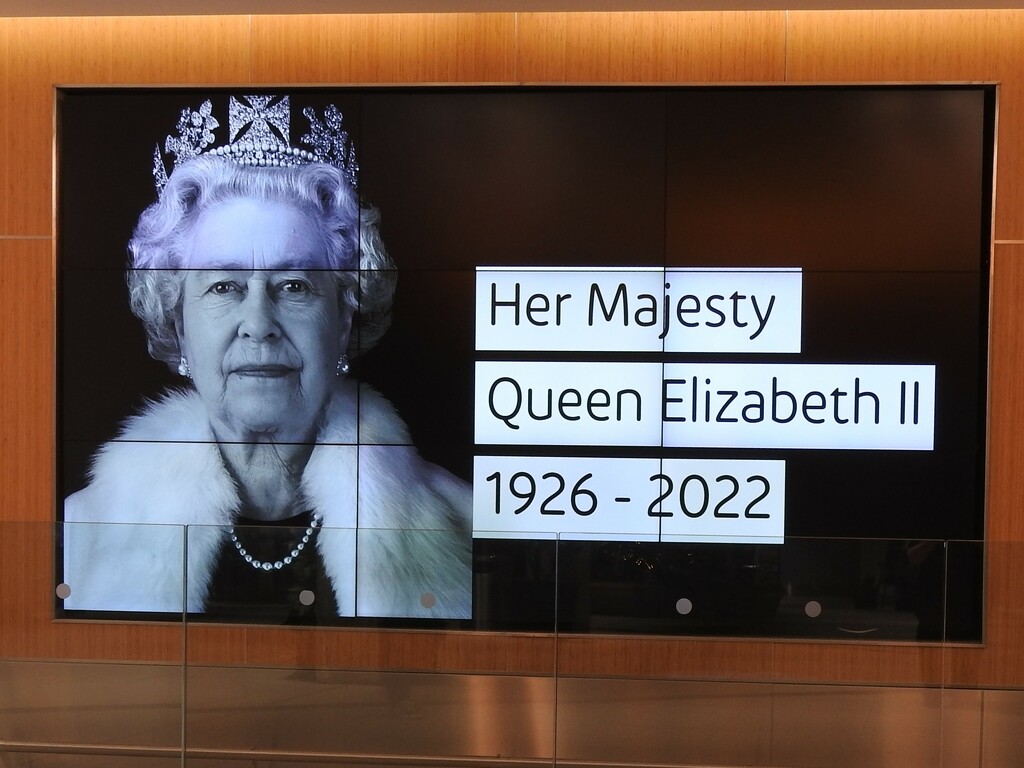Queen Elizabeth II by oldjosh