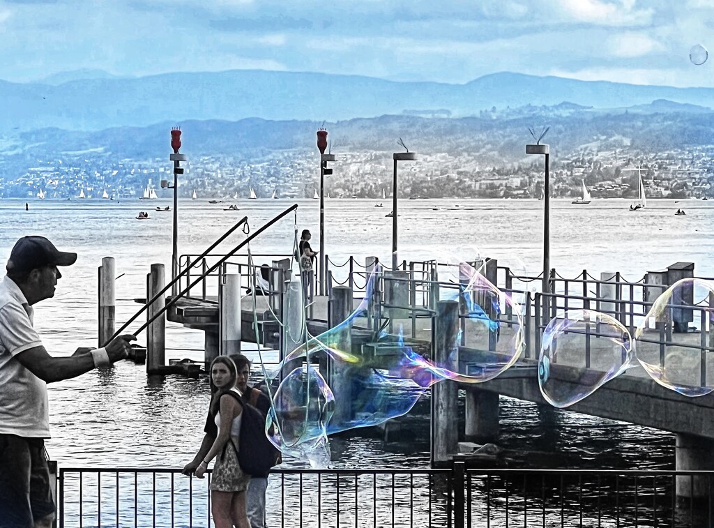 Bubbles on Lake Zurich  by rensala