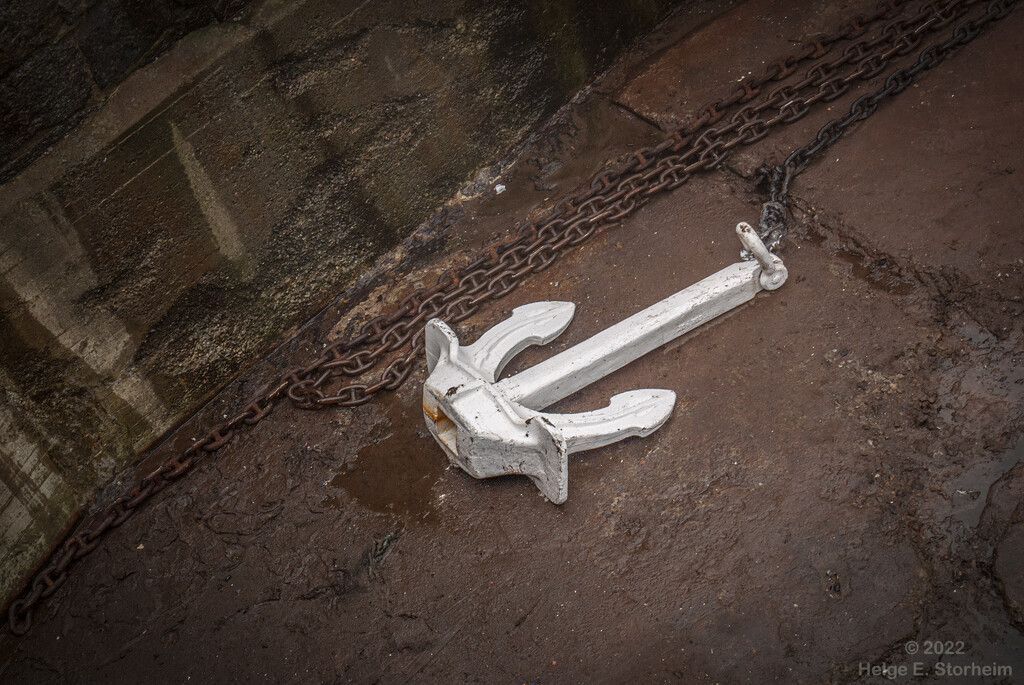Someone dropped their anchor :-) by helstor365