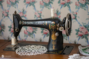 28th Sep 2022 - Singer Sewing Machine