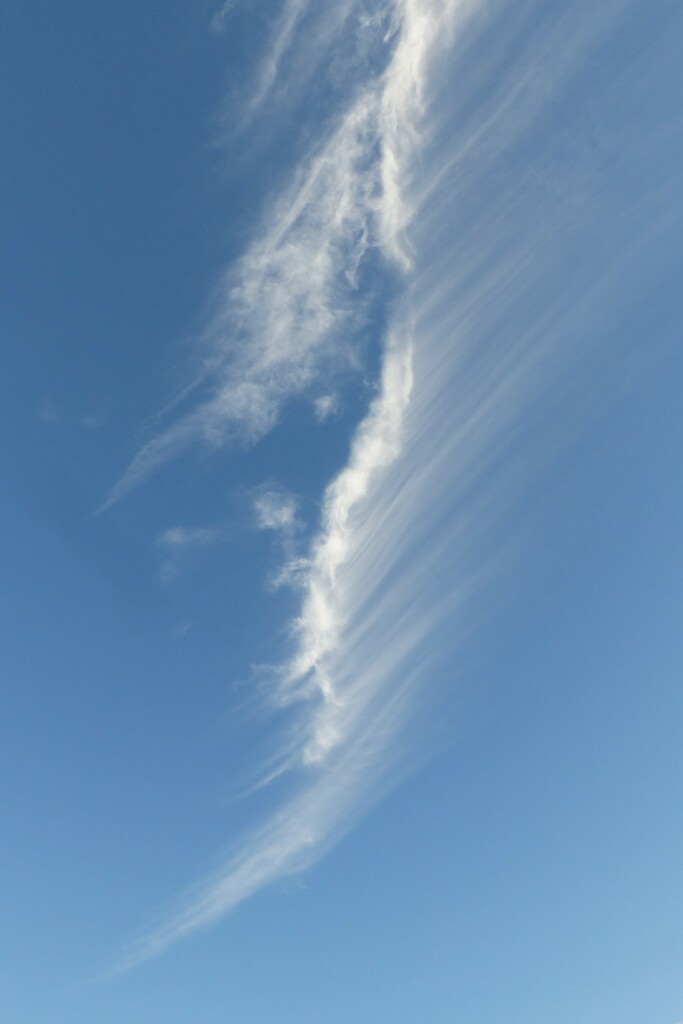 wispy cloud by jokristina