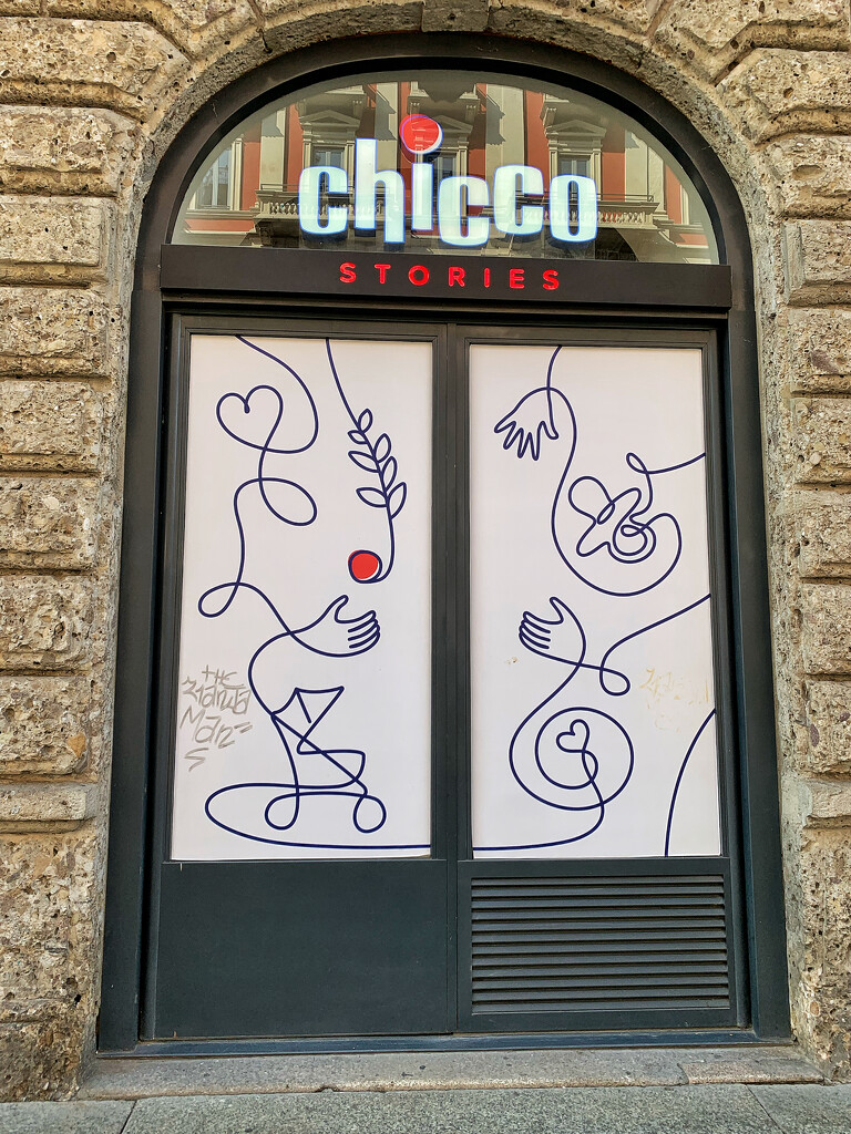 Heart at Chicco.  by cocobella